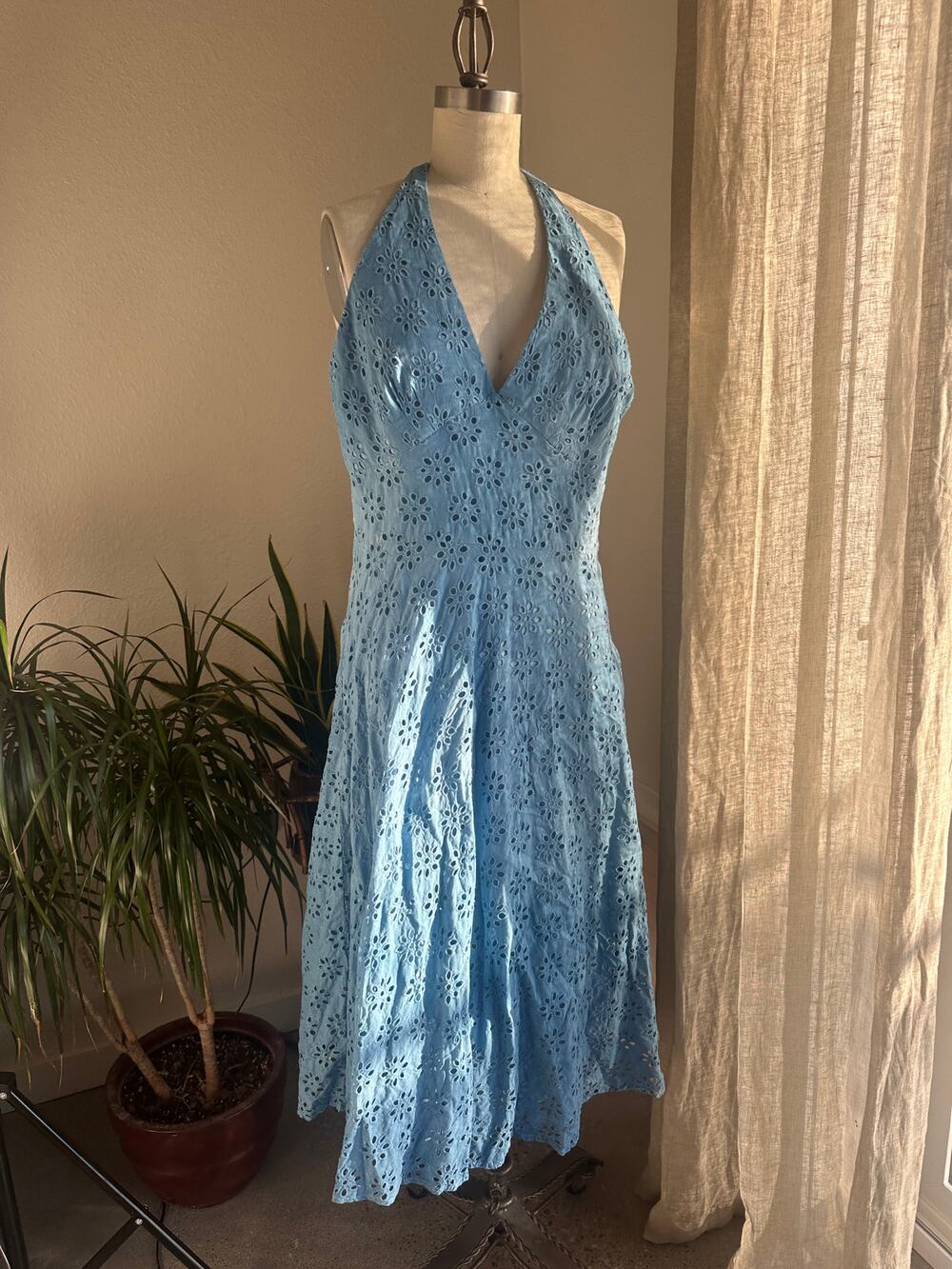 Bandolino Women’s Medium Dress Blue Halter Eyelet Cotton Fit Flare Summer Y2K